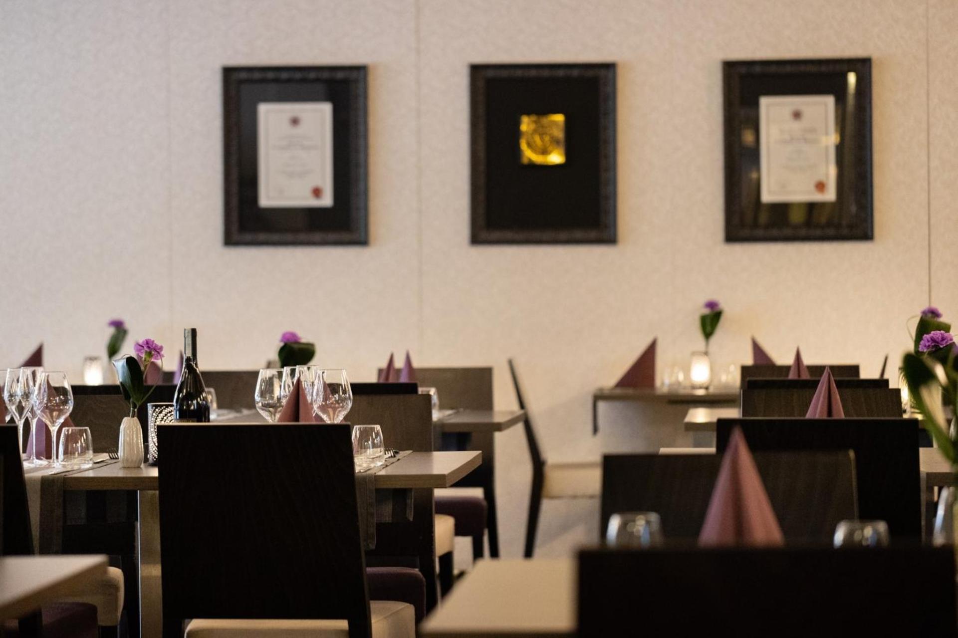 Hotel Kaeenpesae Ylivieska Bagian luar foto