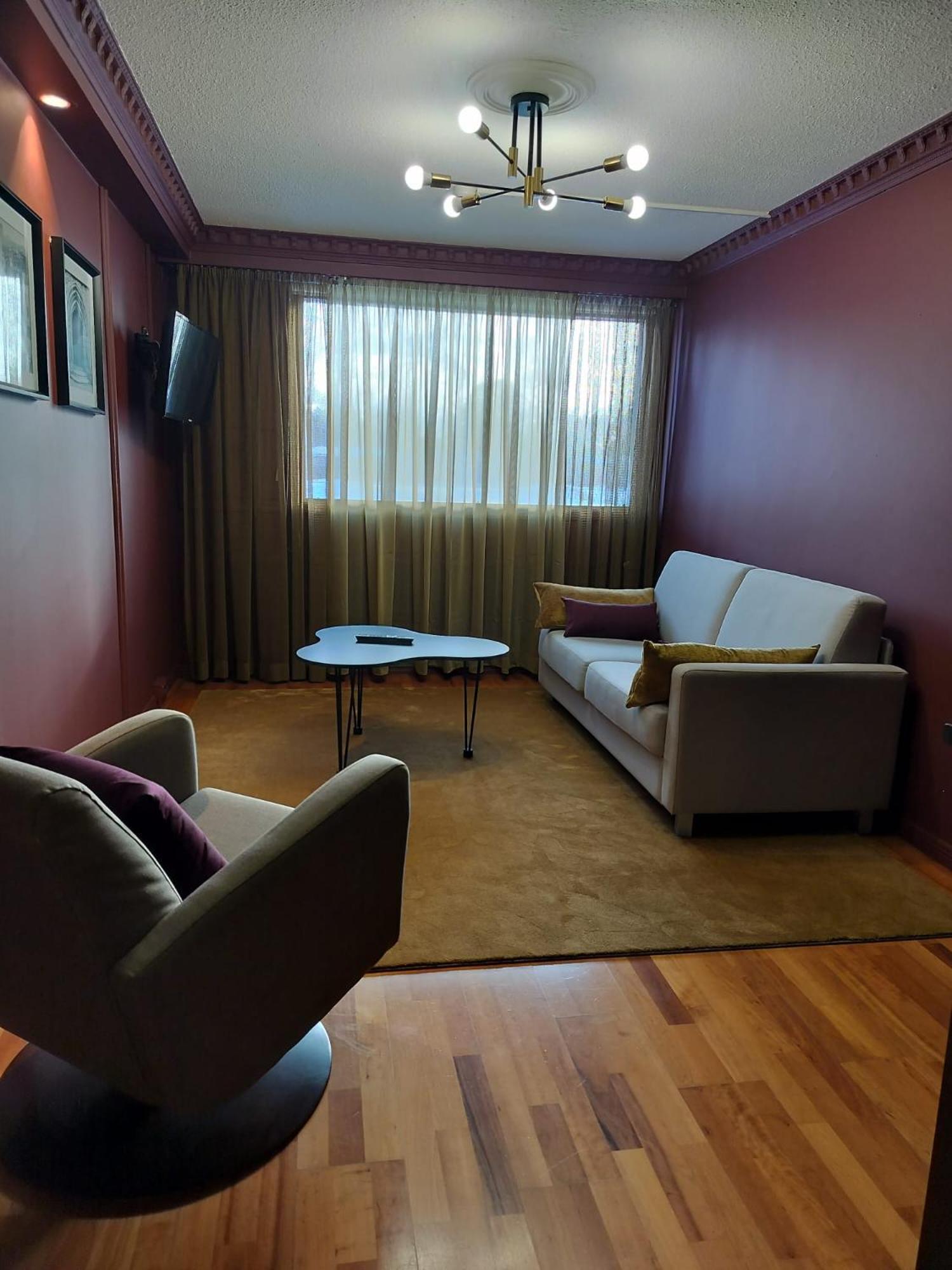 Hotel Kaeenpesae Ylivieska Bagian luar foto