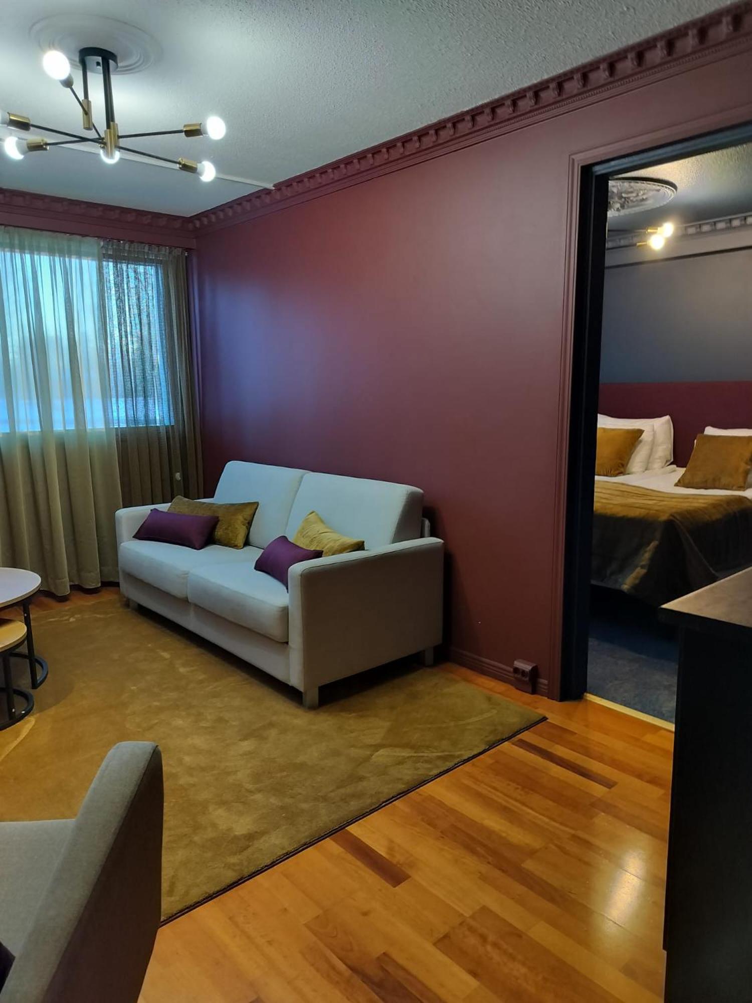 Hotel Kaeenpesae Ylivieska Bagian luar foto