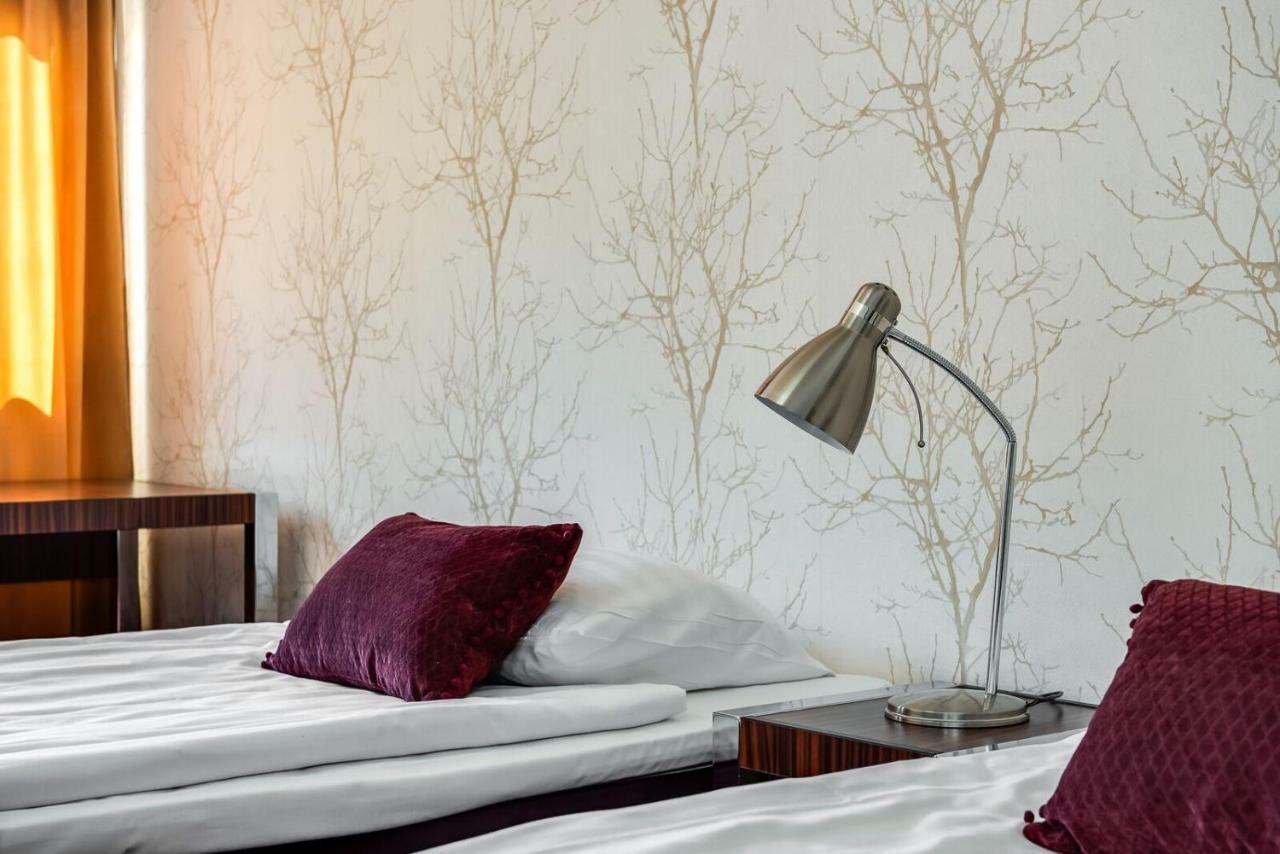 Hotel Kaeenpesae Ylivieska Bagian luar foto