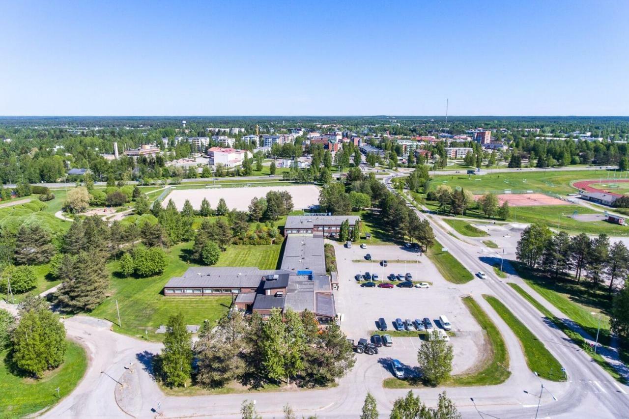 Hotel Kaeenpesae Ylivieska Bagian luar foto