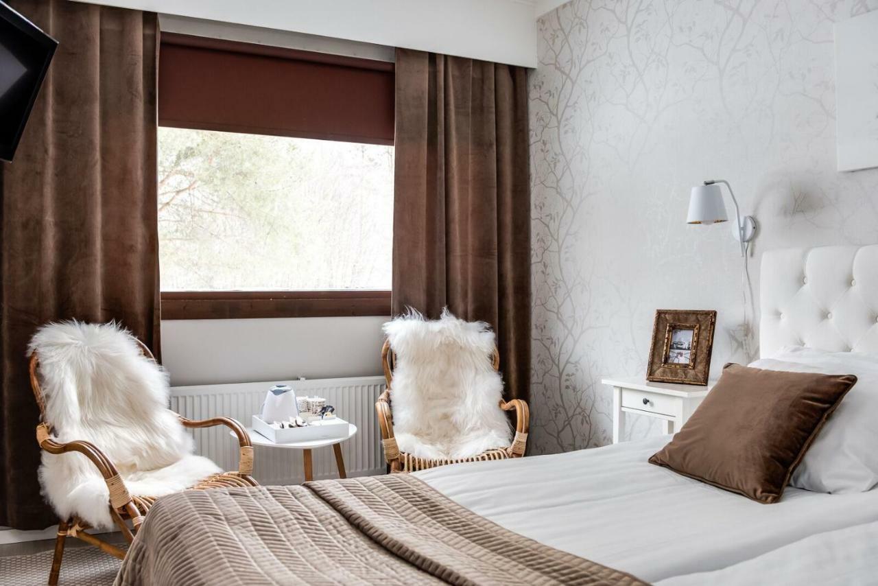 Hotel Kaeenpesae Ylivieska Bagian luar foto