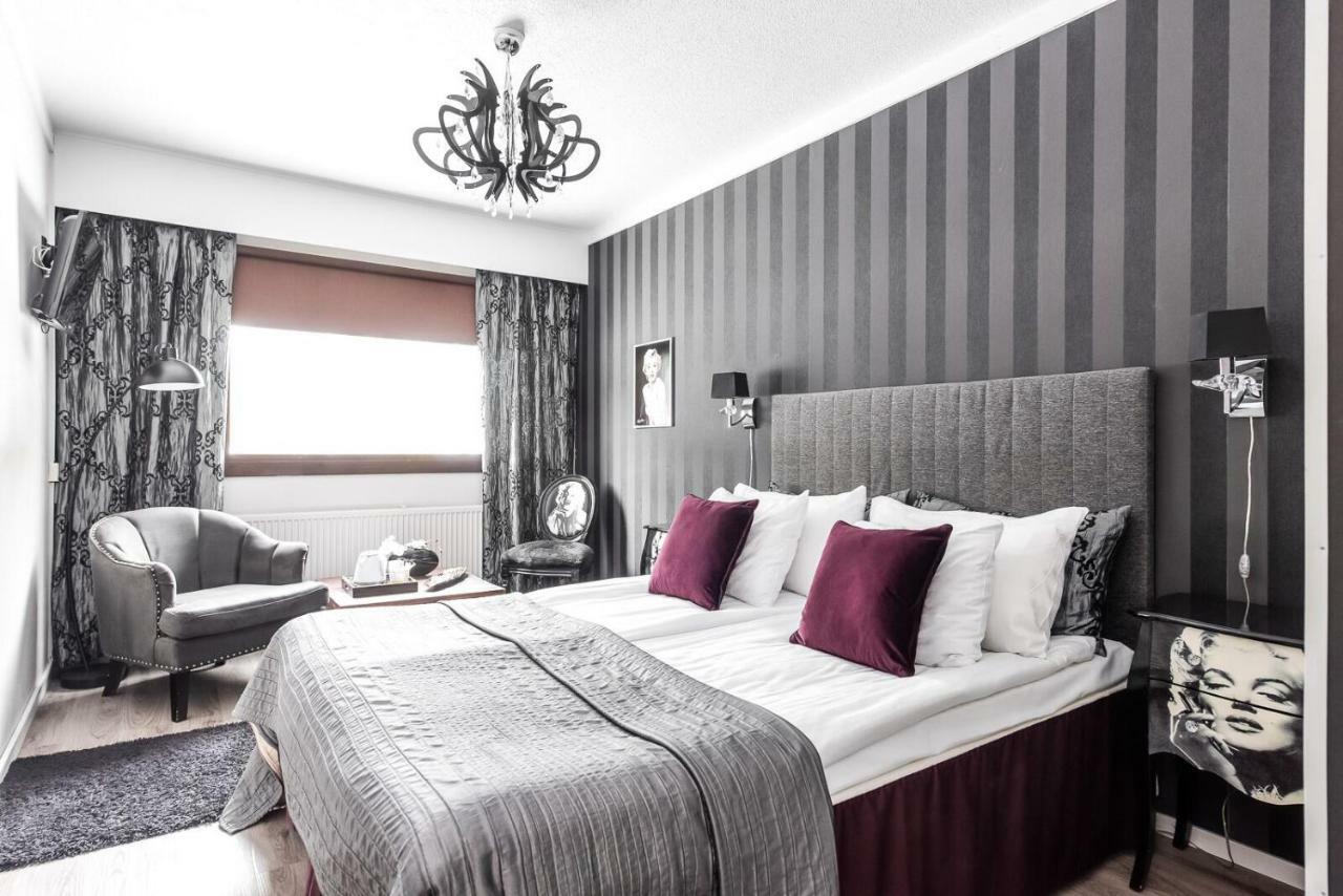 Hotel Kaeenpesae Ylivieska Bagian luar foto
