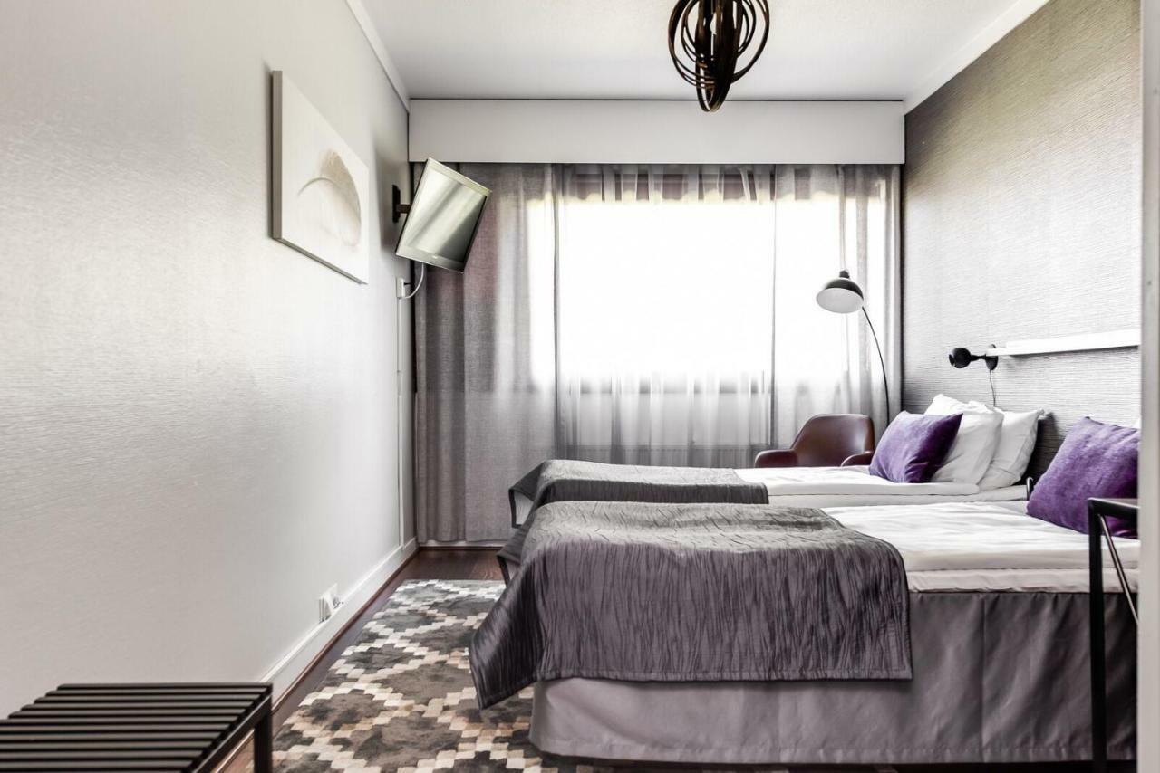 Hotel Kaeenpesae Ylivieska Bagian luar foto