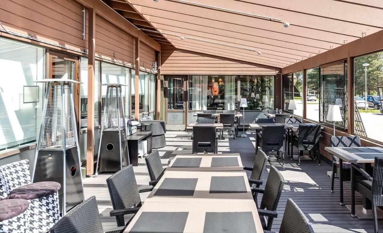 Hotel Kaeenpesae Ylivieska Bagian luar foto